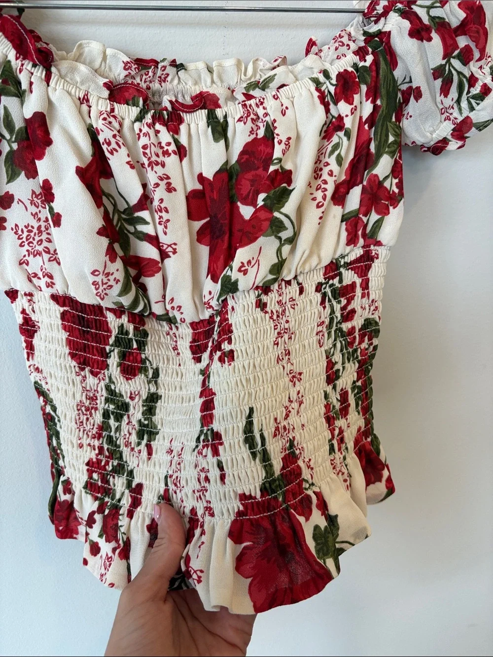 REFORMATION Floral Off-Shoulder Smocked Crop Top - Red/White small